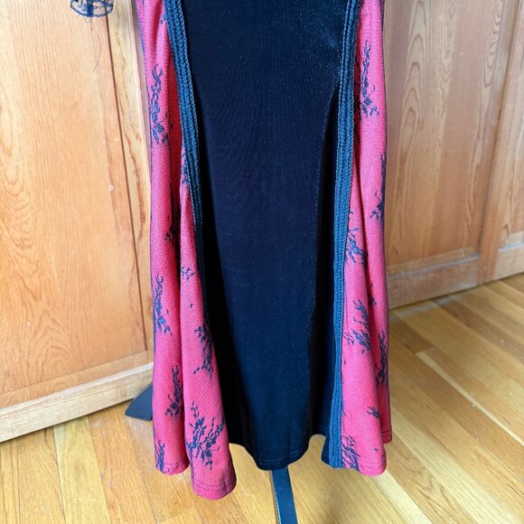 Gothic Victorian Vampire Bloody Garden of Delight Black & Red Lace Velvet Gown - Picture 6 of 15